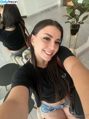 lolalala23 / lola.lalala23 nude photo #0817