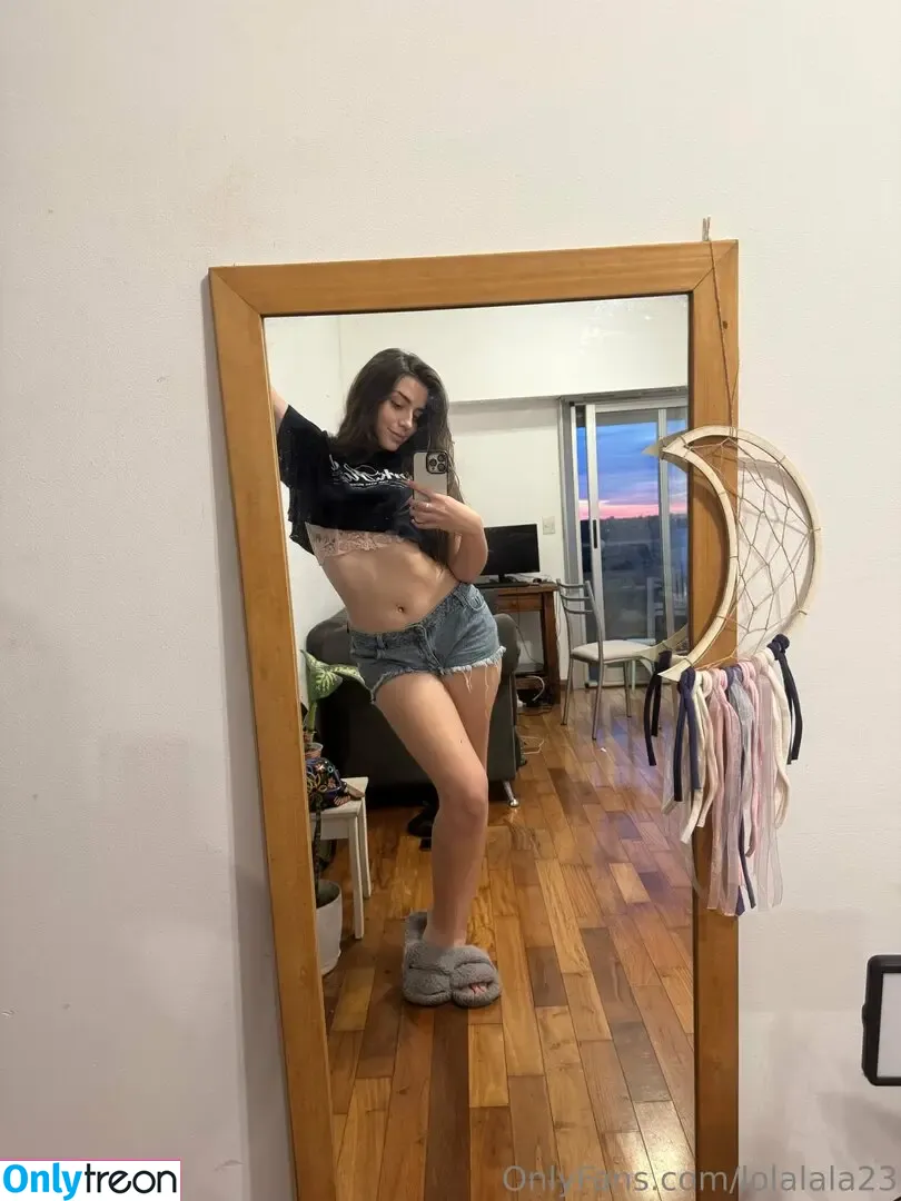 lolalala23 nude photo #0839 (lolala23)