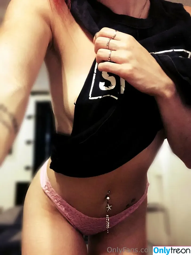 lolandzac nude photo #0003 (lolandzac)
