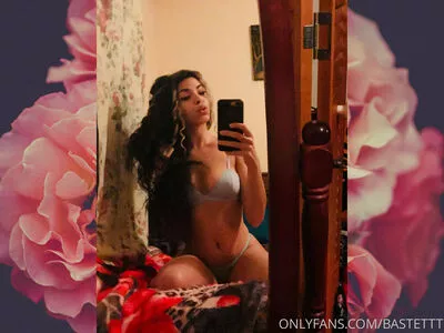 lolaqueencobra / itslolamcqueen nude photo #0070