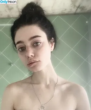  nude photo #0005