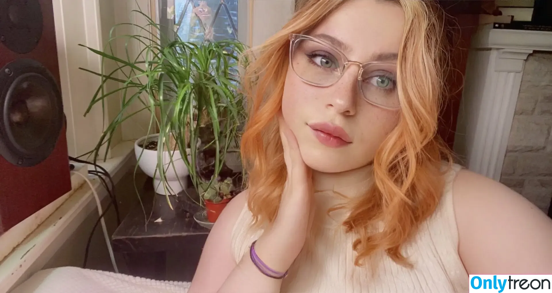 LoLotus nude photo #0008 (LewdLolo / lolotusvt / lotusxxx_)