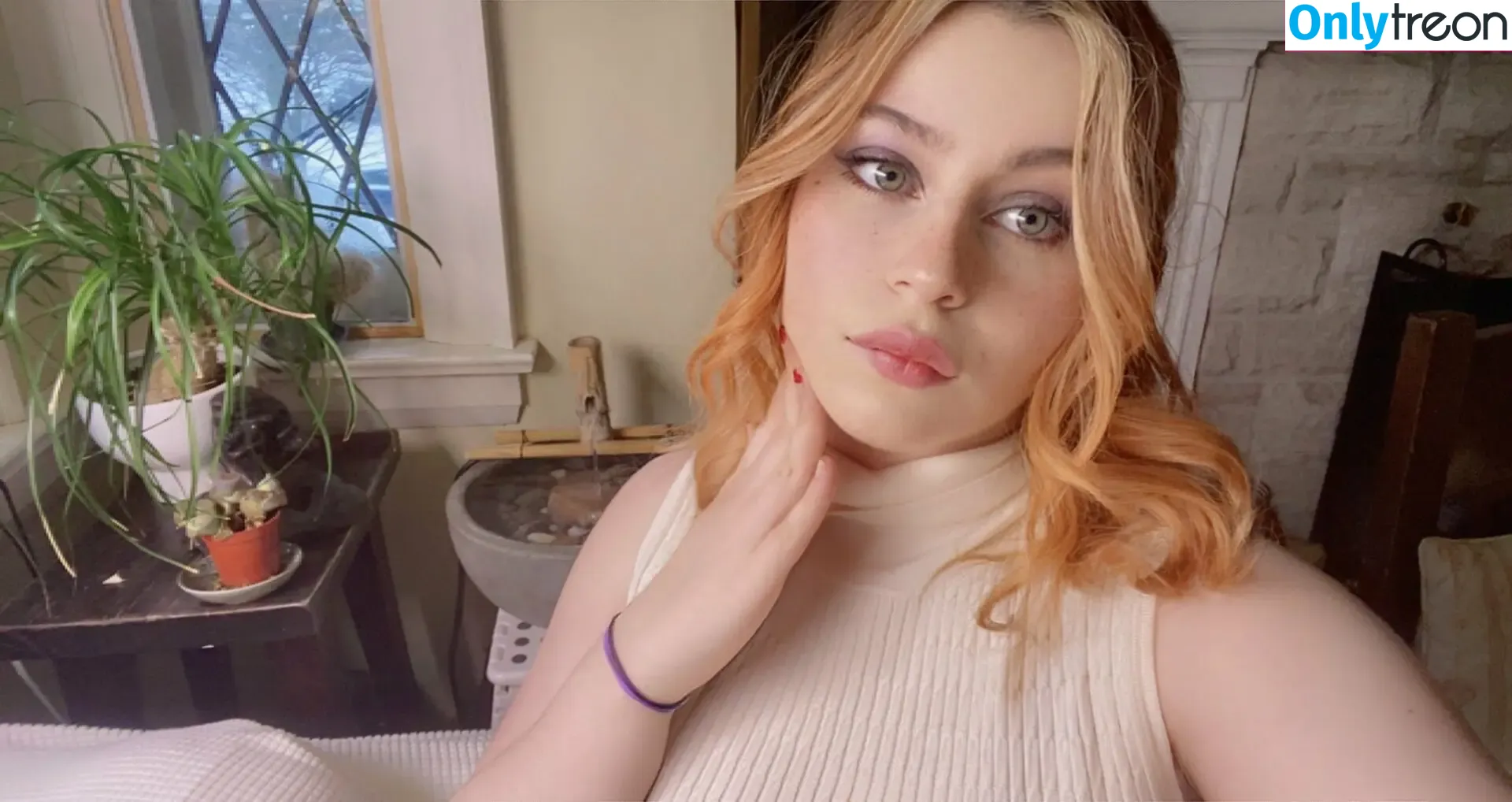 LoLotus nude photo #0009 (LewdLolo / lolotusvt / lotusxxx_)