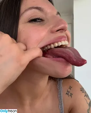 Long Tongue Fetish / _longtonguelewis / diqueentongue / longtonguelewis фото голая #0425