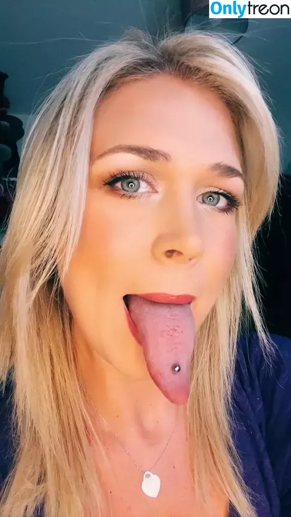 Long Tongue Fetish nude photo #0260 (_longtonguelewis / diqueentongue / longtonguelewis)