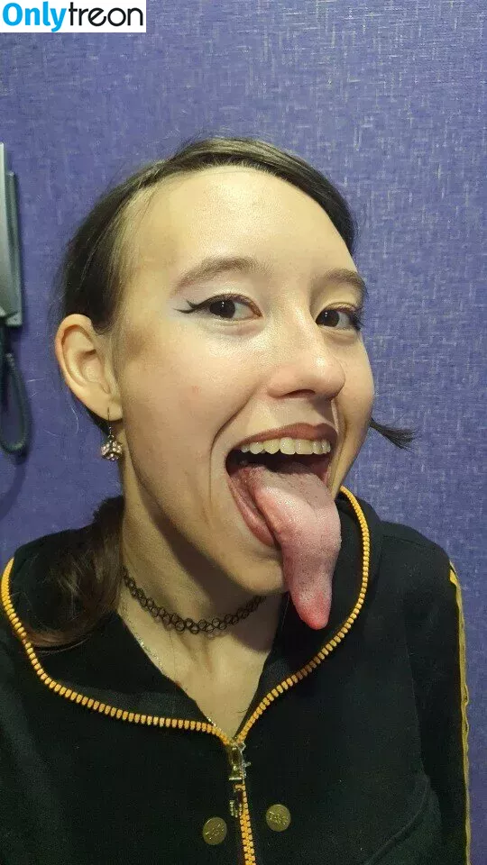 Long Tongue Fetish голая photo #0304 (_longtonguelewis / diqueentongue / longtonguelewis)