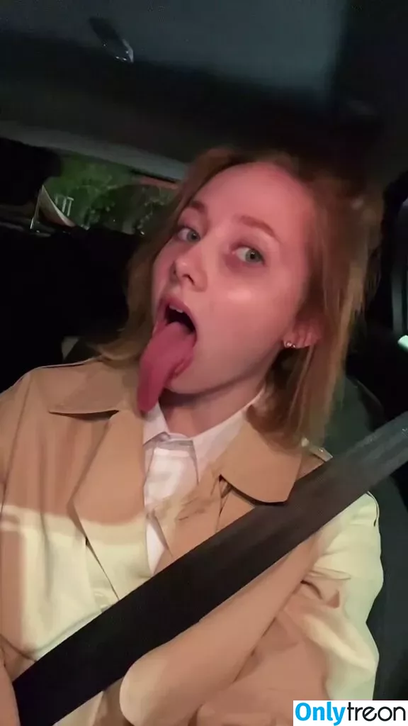 Long Tongue Fetish голая photo #0324 (_longtonguelewis / diqueentongue / longtonguelewis)