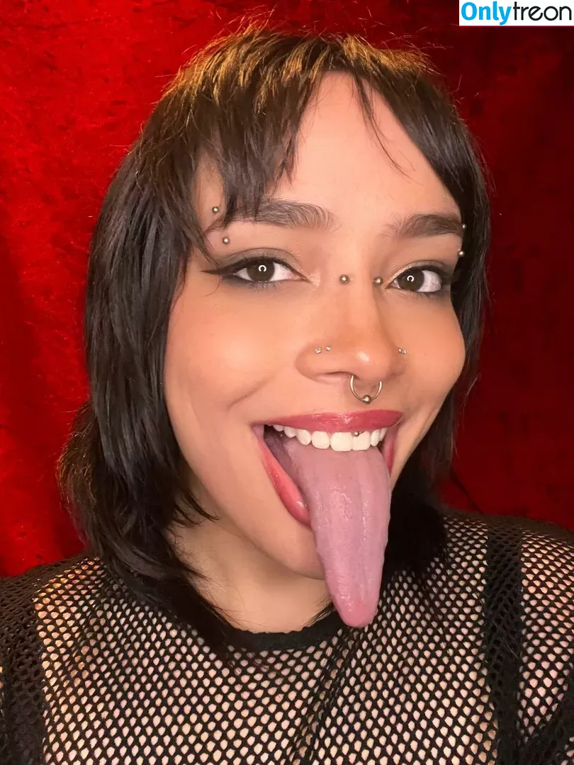 Long Tongue Fetish голая photo #0337 (_longtonguelewis / diqueentongue / longtonguelewis)