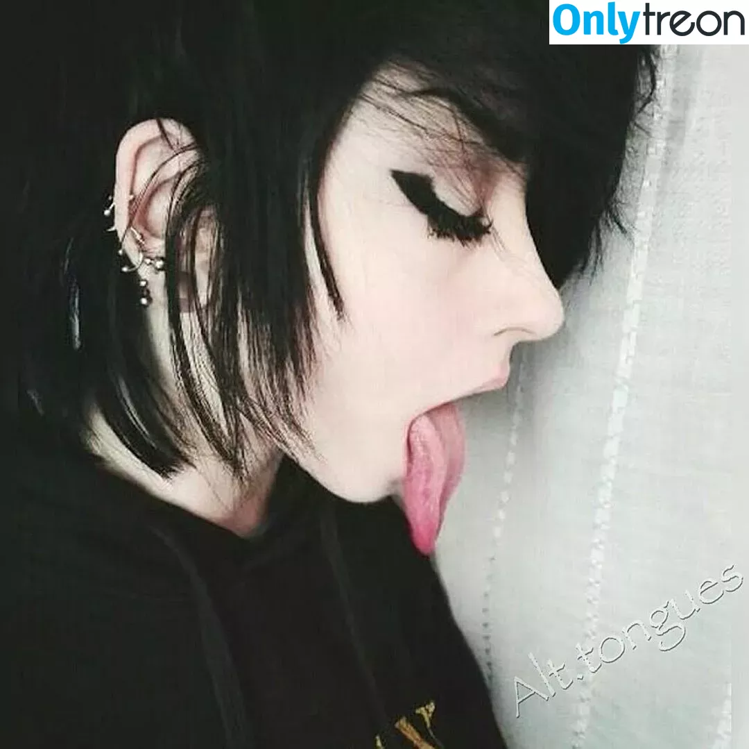 Long Tongue Fetish nude photo #0341 (_longtonguelewis / diqueentongue / longtonguelewis)