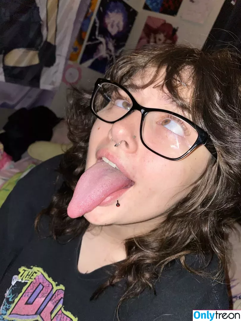 Long Tongue Fetish голая photo #0356 (_longtonguelewis / diqueentongue / longtonguelewis)