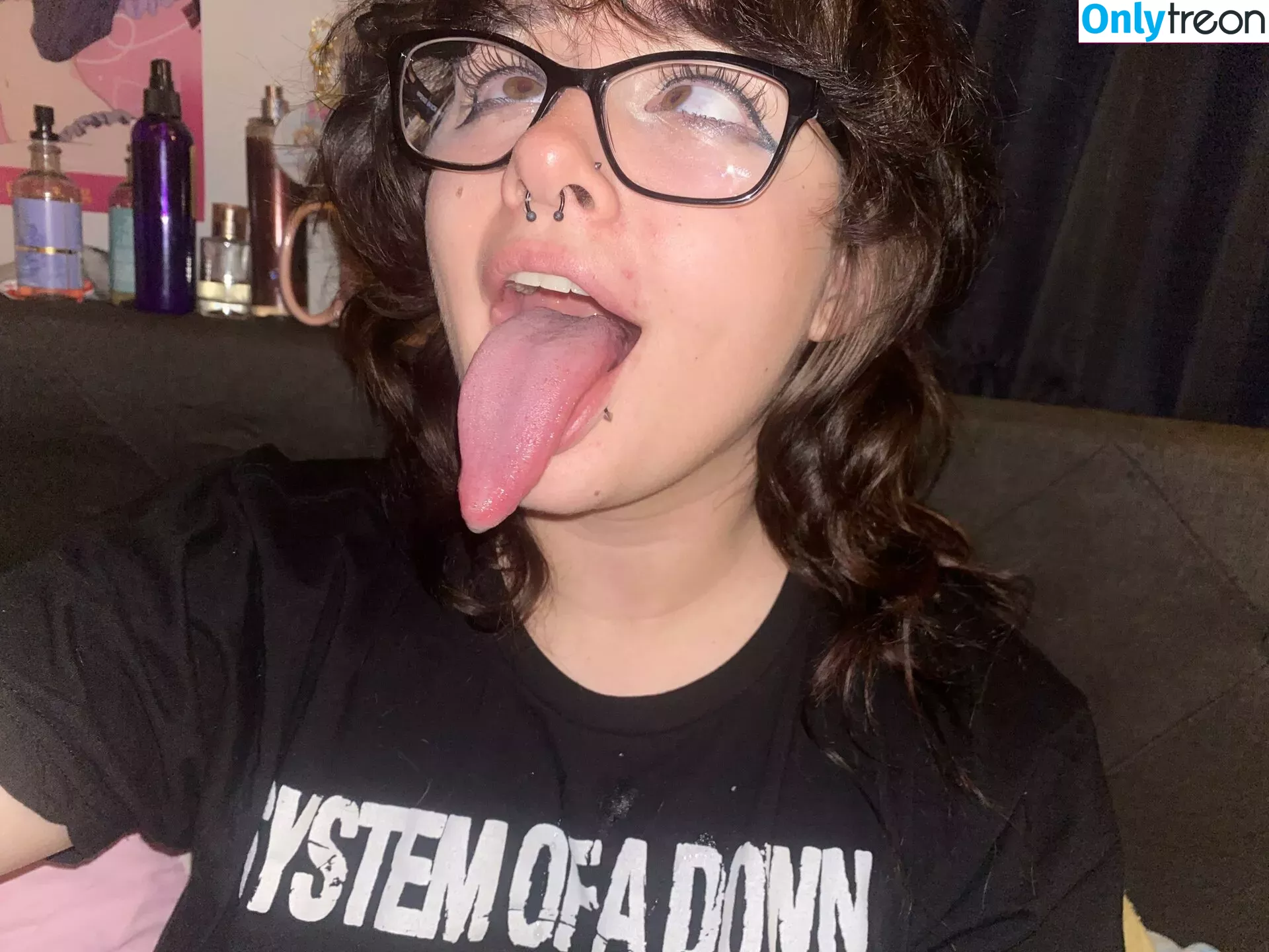 Long Tongue Fetish nude photo #0367 (_longtonguelewis / diqueentongue / longtonguelewis)