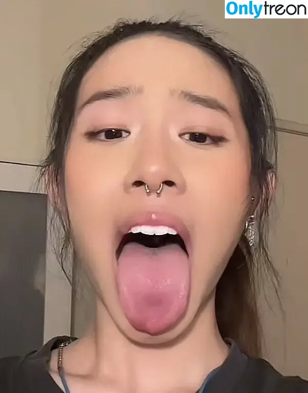 Long Tongue Fetish nude photo #0417 (_longtonguelewis / diqueentongue / longtonguelewis)