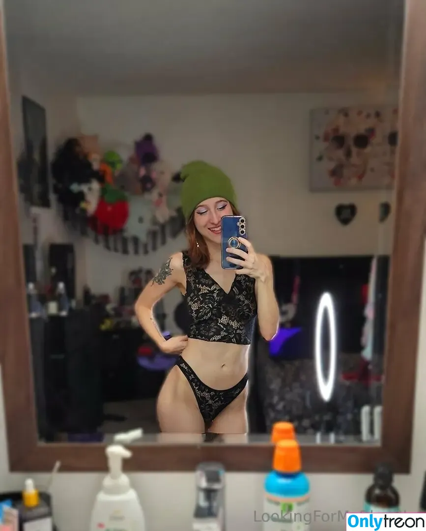 lookingformybluesky nude photo #0116 (lookingformybluesky)