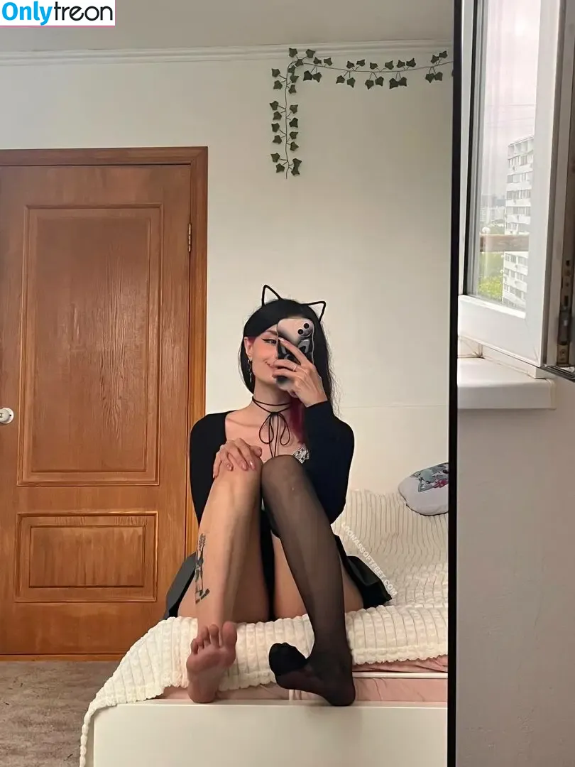 loonassoftfeet голая photo #1688 (loonassoftfeet)