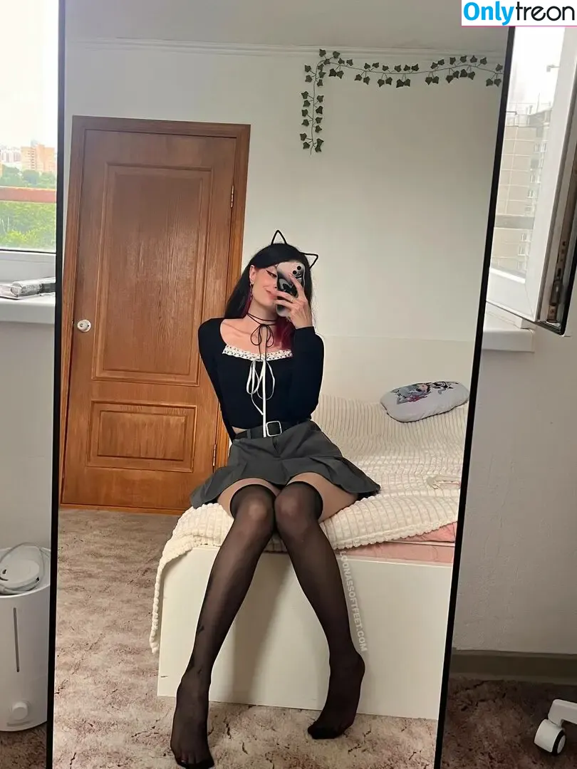 loonassoftfeet голая photo #1692 (loonassoftfeet)