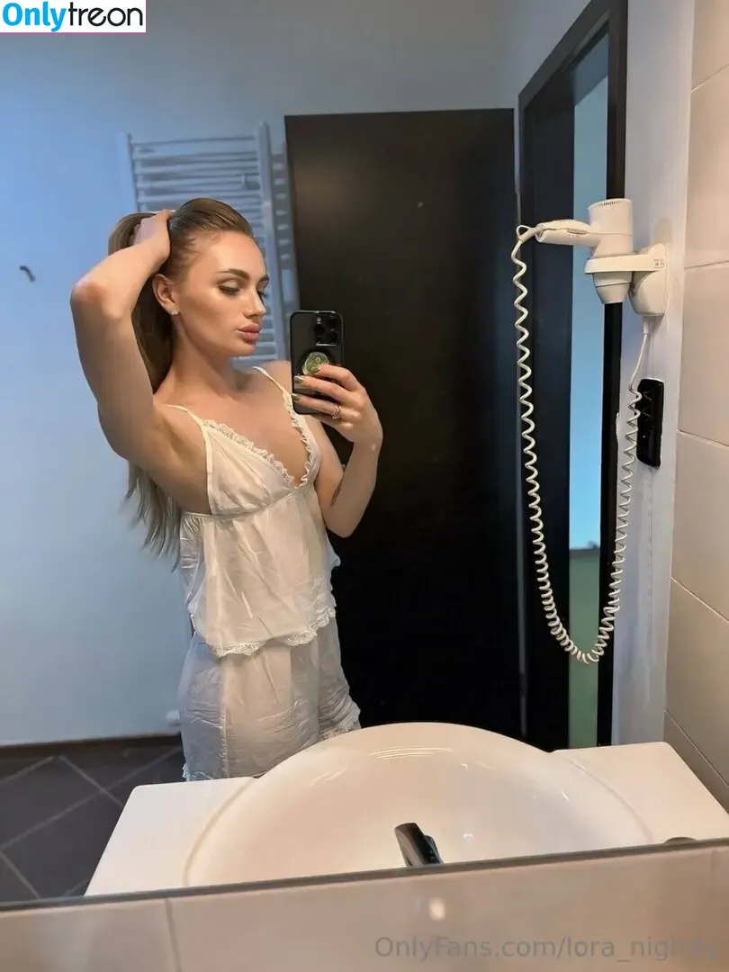 lora_nightly nude photo #0020 (lonightly)