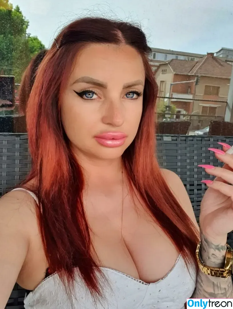 Loredanaa_lavi97 nude photo #0043 (maris.loredana99)