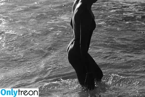 Loreen / Eurovision 2023 Winner / loreenofficial nude photo #0002