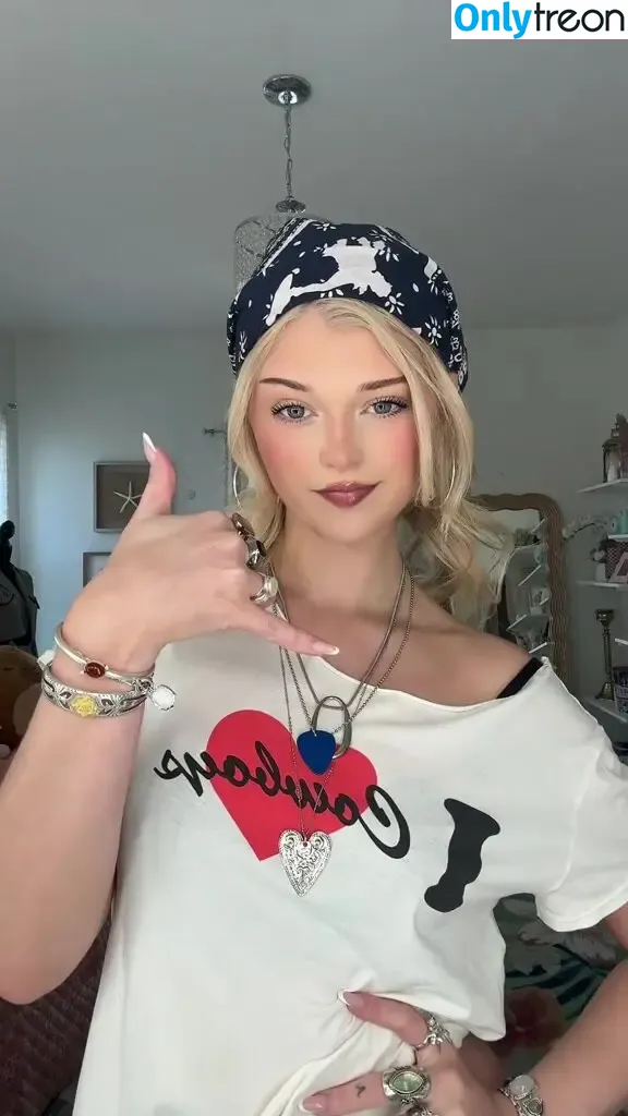 Loren Gray nude photo #0105 (loren / lorengray)