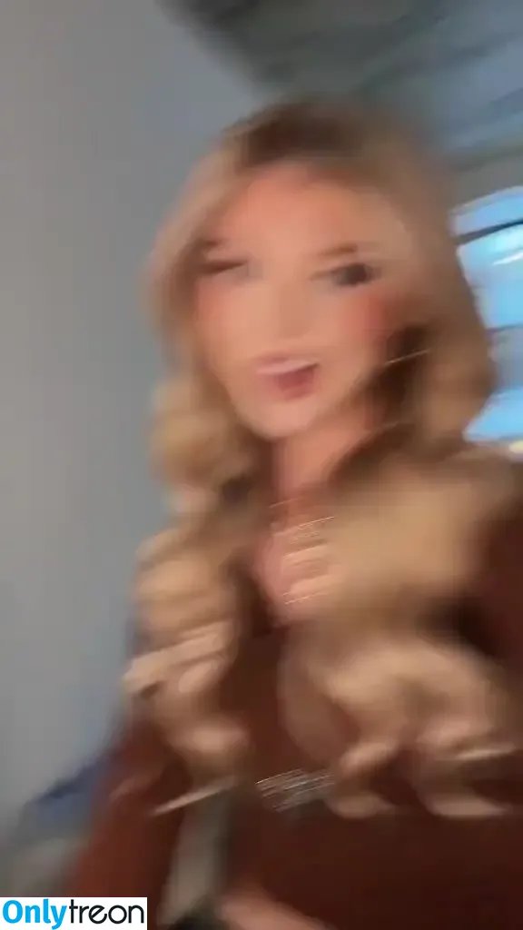 Loren Gray nude photo #0106 (loren / lorengray)