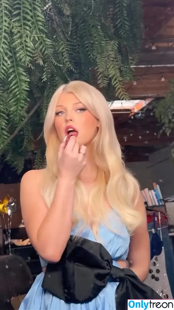 Loren Gray nude photo #0124 (loren / lorengray)