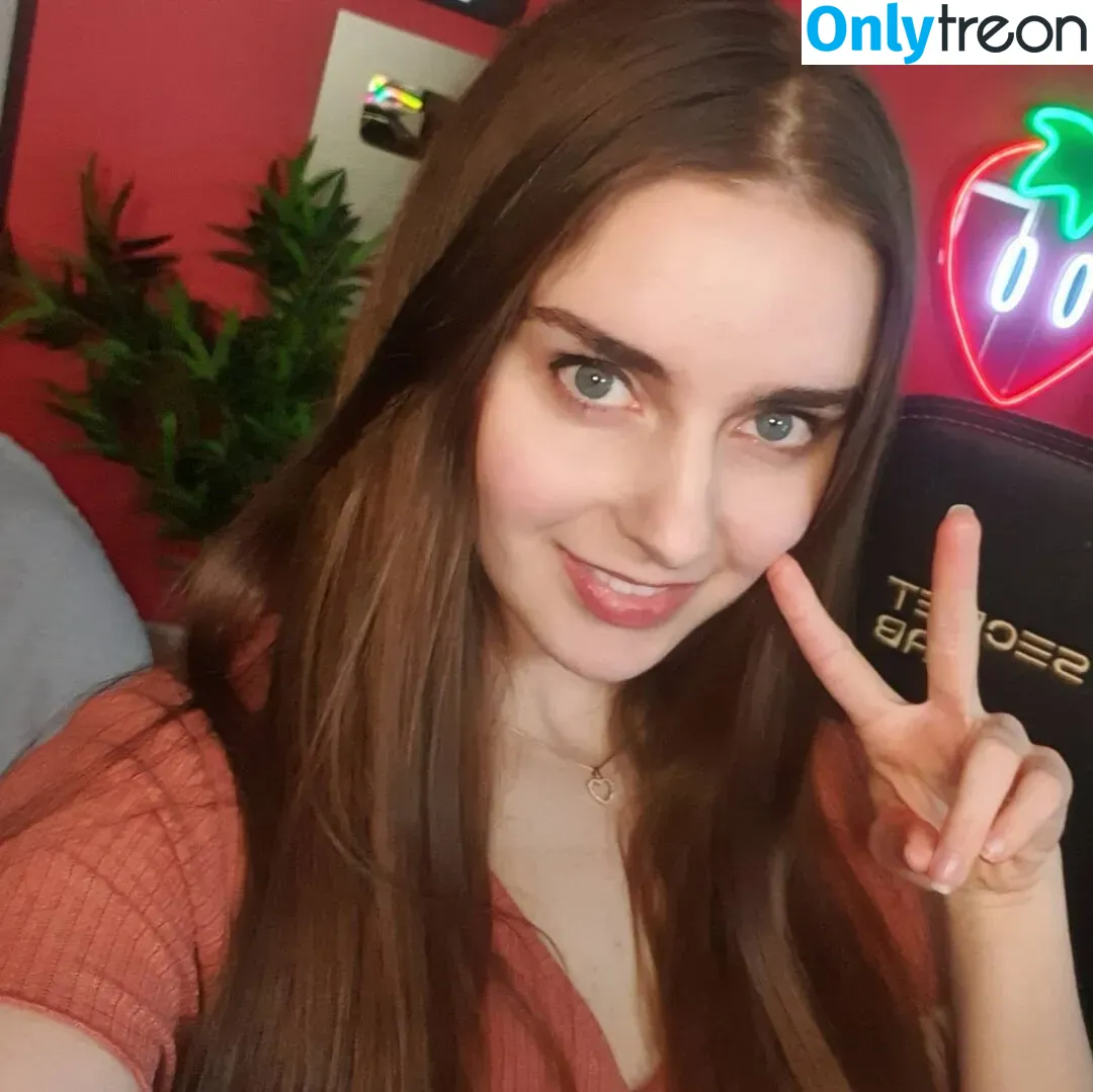 Loserfruit голая photo #0144 (brattykayla)