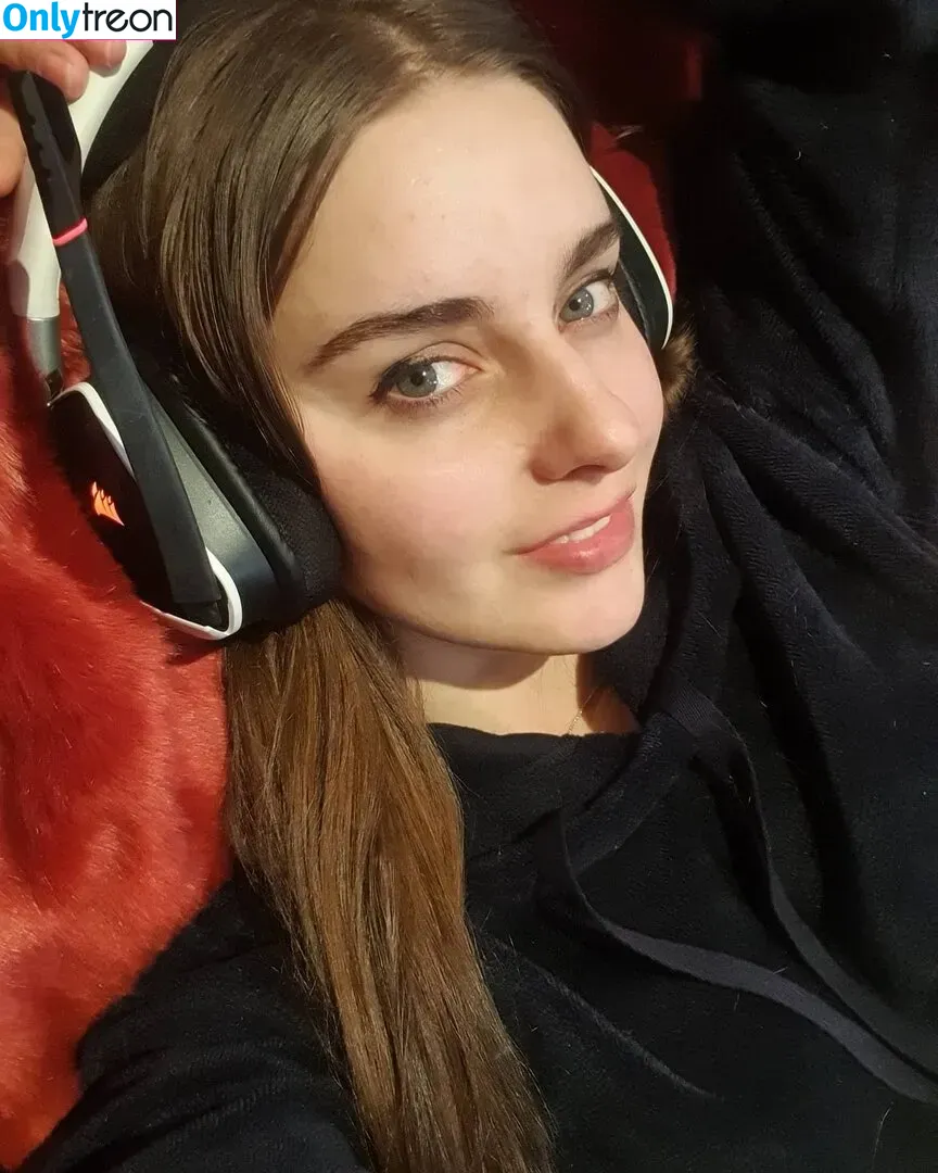 Loserfruit голая photo #0146 (brattykayla)