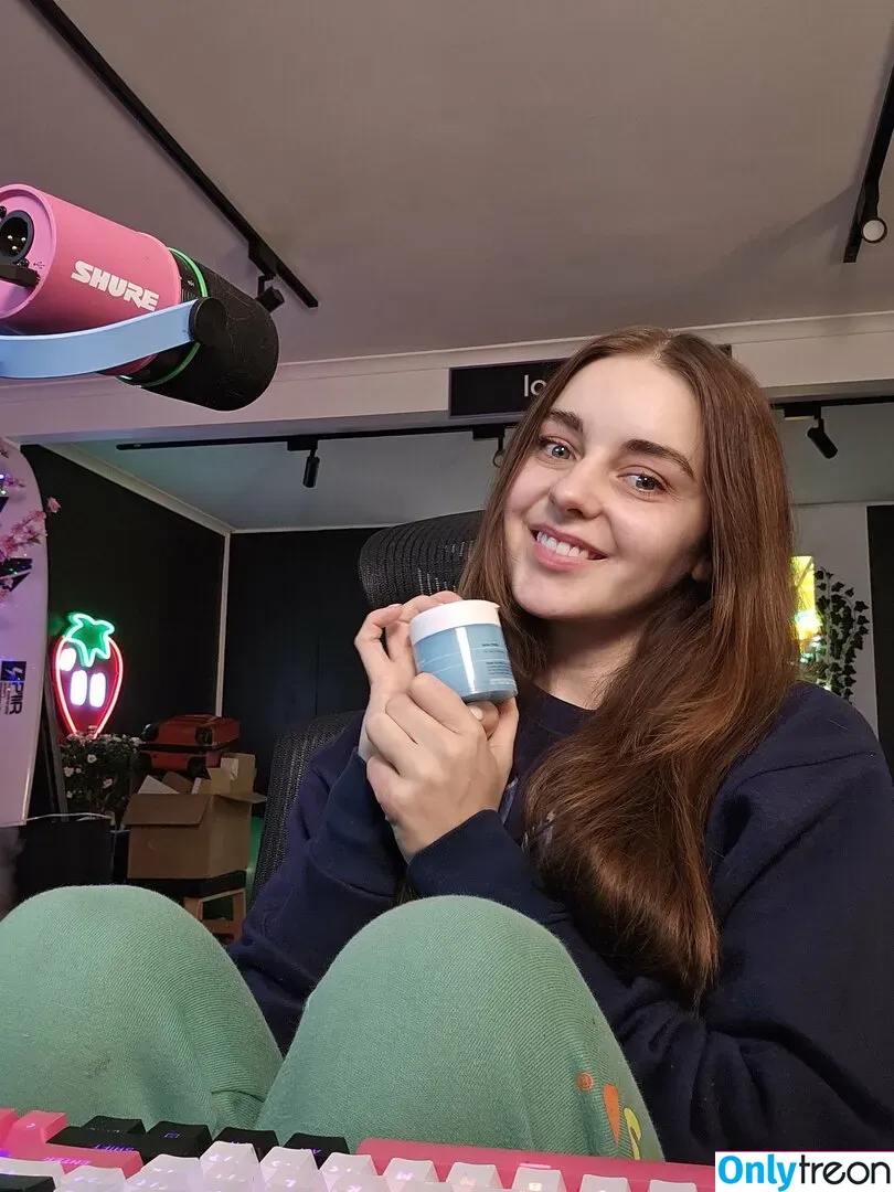 Loserfruit голая photo #0286 (brattykayla)