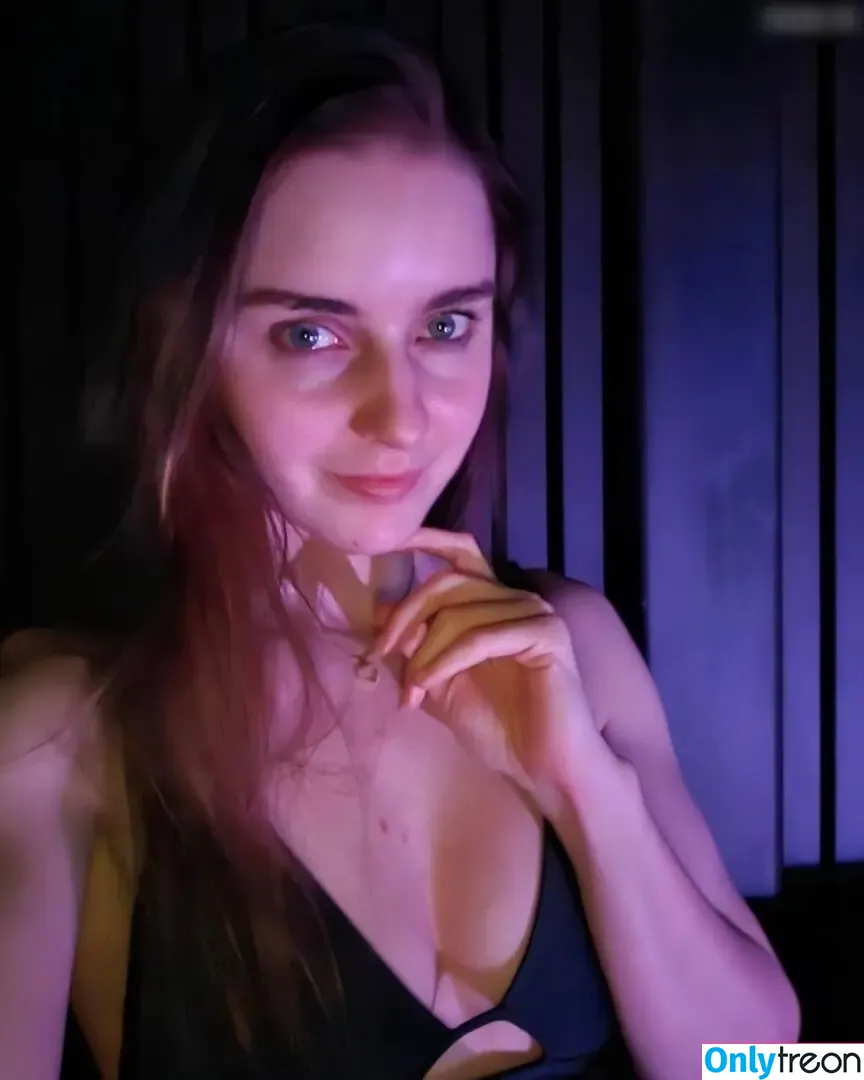 Loserfruit голая photo #0400 (brattykayla)