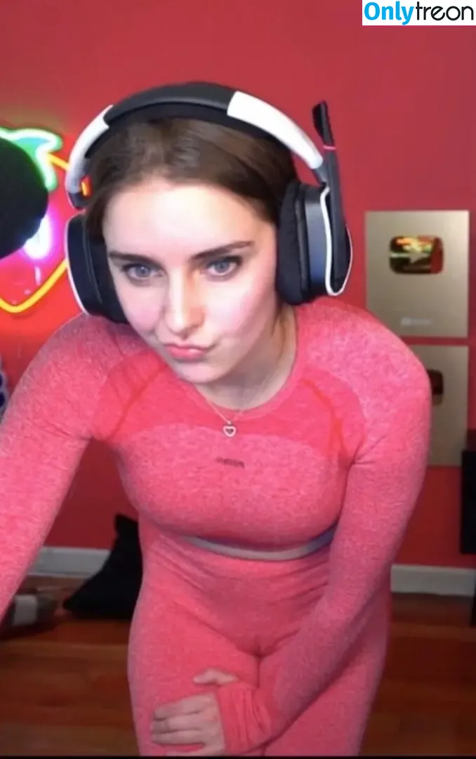 Loserfruit голая photo #0463 (brattykayla)