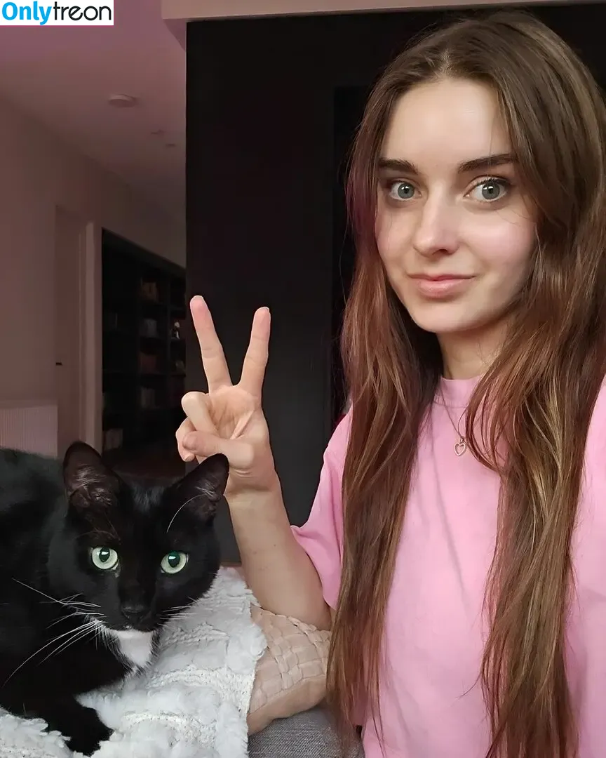 Loserfruit голая photo #0541 (brattykayla)