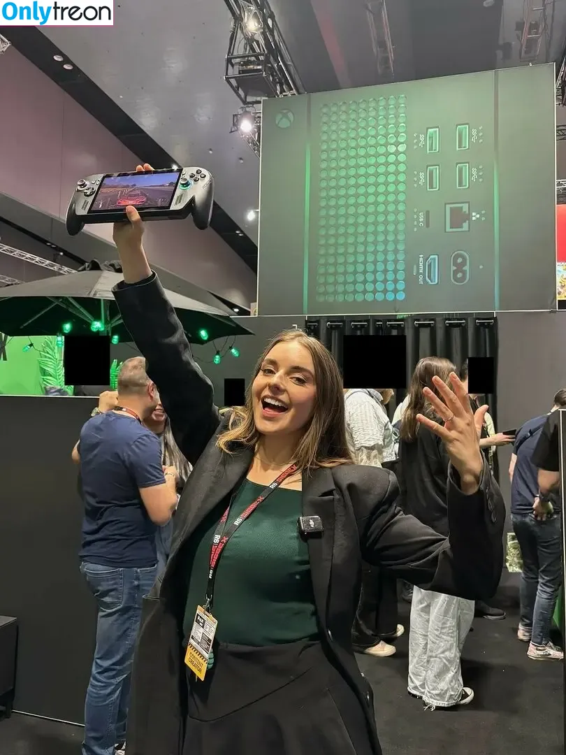 Loserfruit голая photo #0846 (brattykayla)