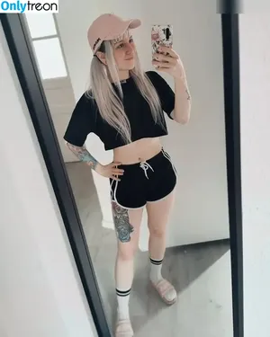 LostKittn / user nude photo #0001