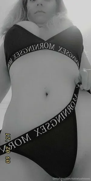 lottielushloves / lottielushlove5 / reel фото голая #0112