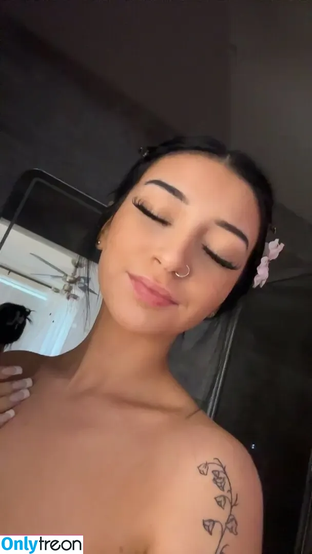 LottieLux голая photo #0022 (lottielux_xo)