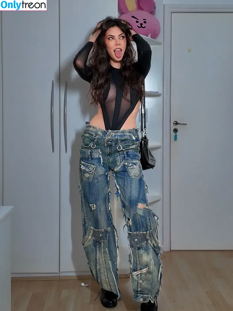 Loud_Mii nude photo #0059 (loud_miih)