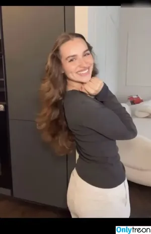 Louisa jindaoui фото голая #0087