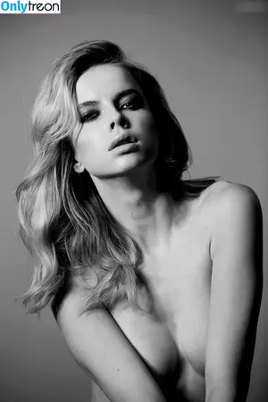 Louisa Warwick / louisawarwick nude photo #0036