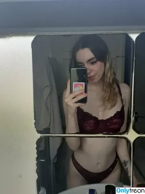 Louise Barlow / LouiseBarlowXO / louisebarlowx0 фото голая #0031