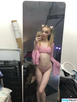 Louise Barlow / LouiseBarlowXO / louisebarlowx0 фото голая #0039