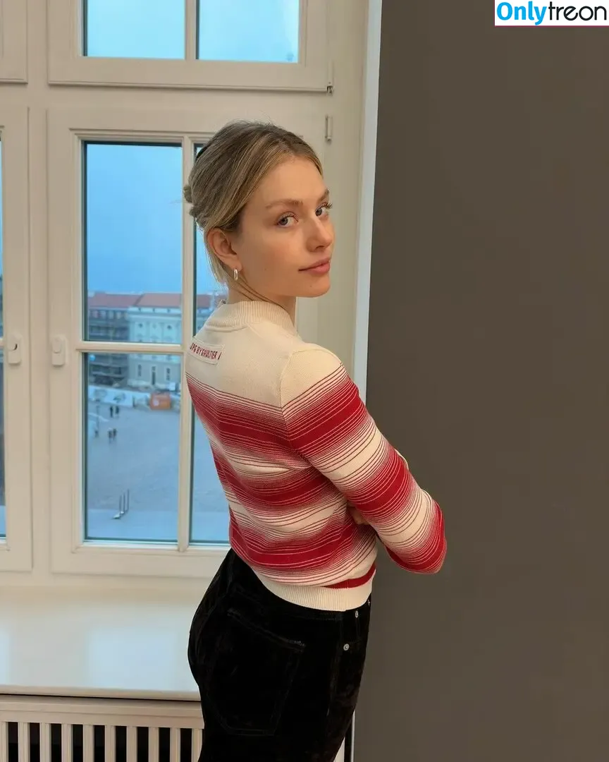 Louise Fankhänel nude photo #0006 (louisefankhaenel)