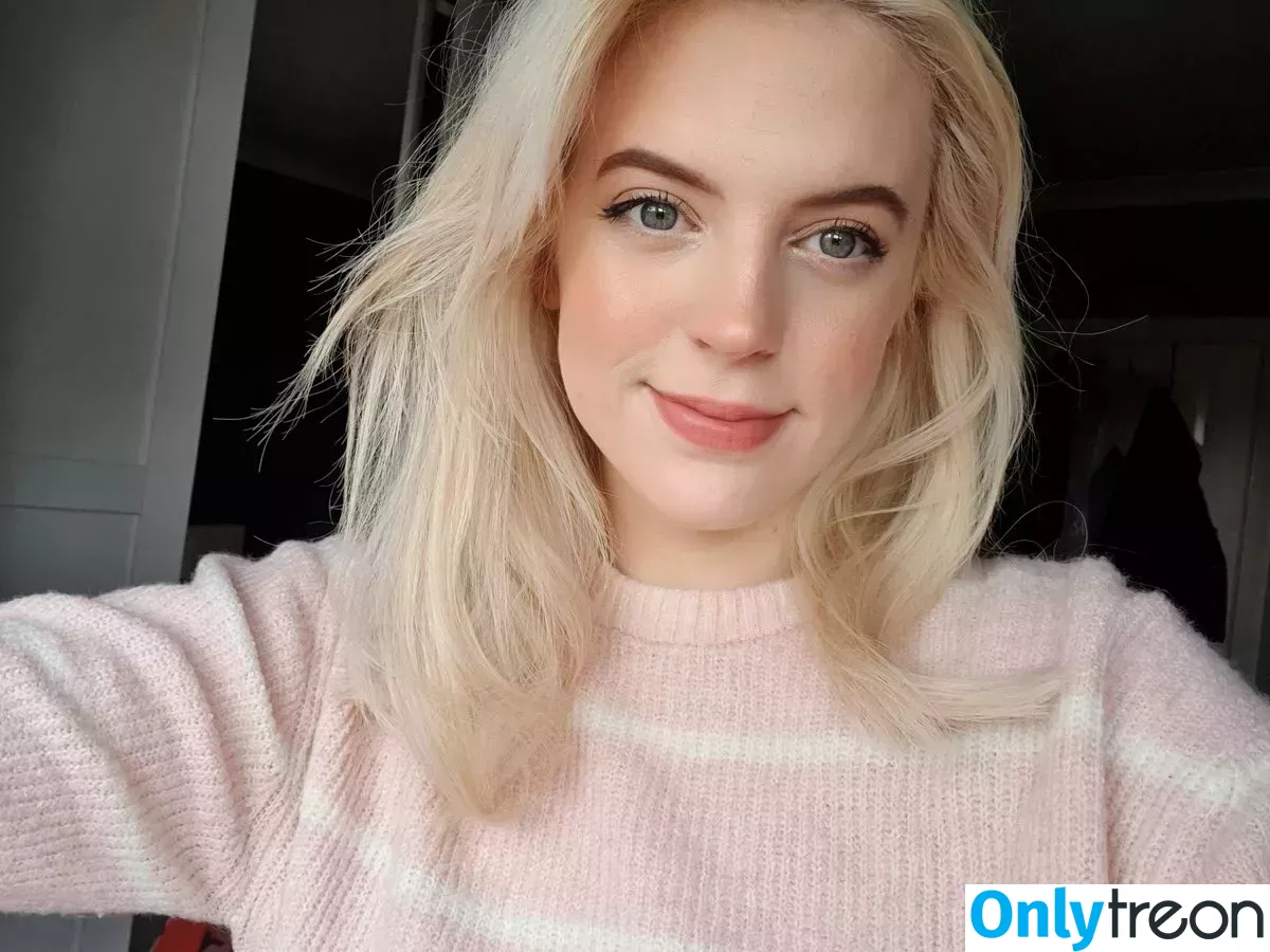 louiseyhannah nude photo #0252 (officialannalouise)