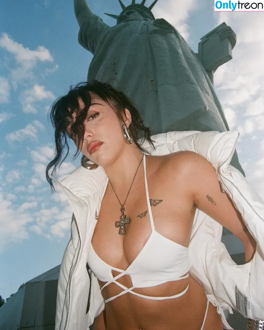 Lourdes Leon голая photo #0008 (lourdesleon)