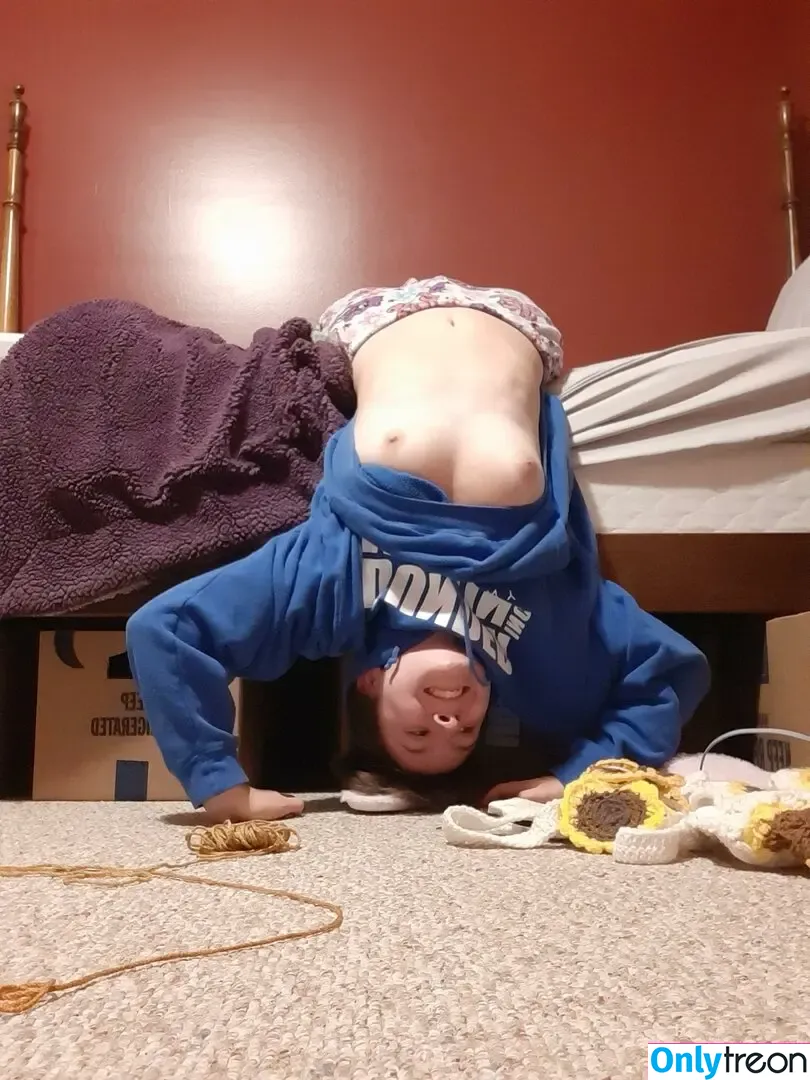 Lousyonie nude photo #0012 (Lousyonie)