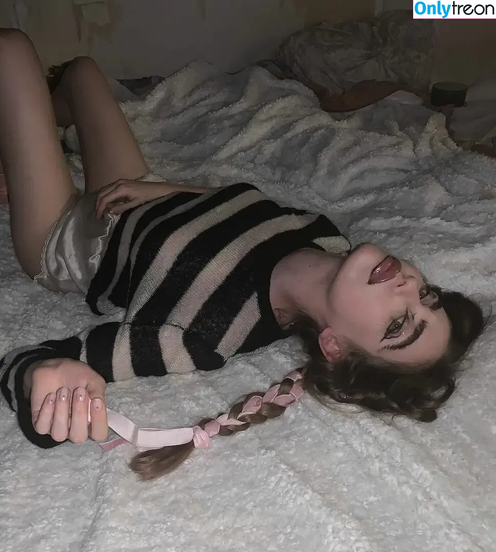 lovecatsmew nude photo #0063 (klesh13 / lisalisalisalisalisalisa.riot)