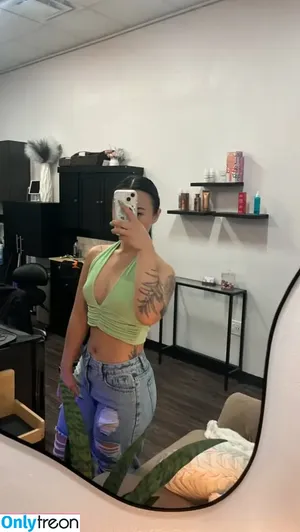 lovemaixo / ginaduyenmai nude photo #0020