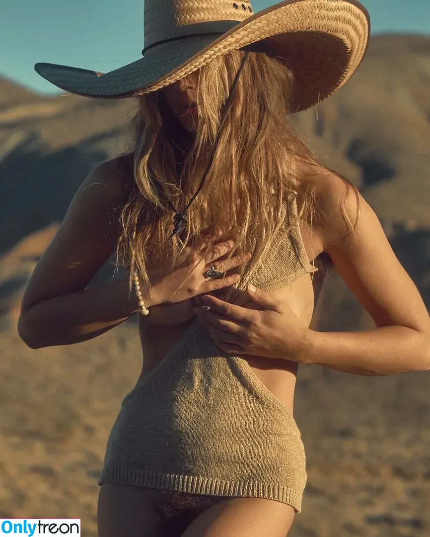 Lowkee Karlee голая photo #0007 (lowkeefans / lowkeekarlee)