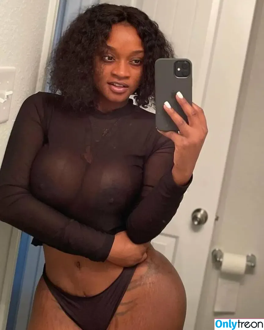 Loyal Trini nude photo #0001 (L0yal_trini / l0yaltriinii)