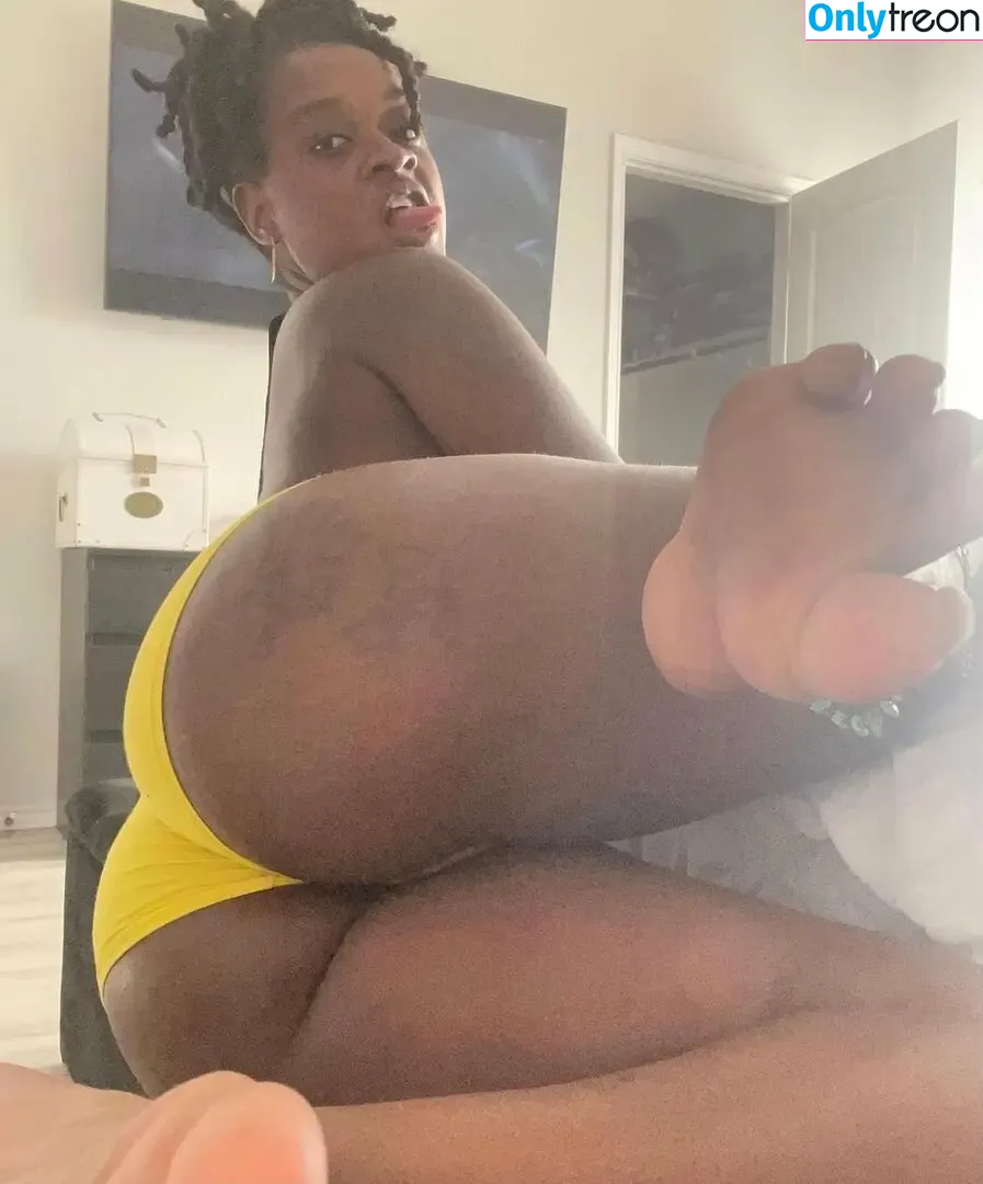 Loyal Trini nude photo #0028 (L0yal_trini / l0yaltriinii)