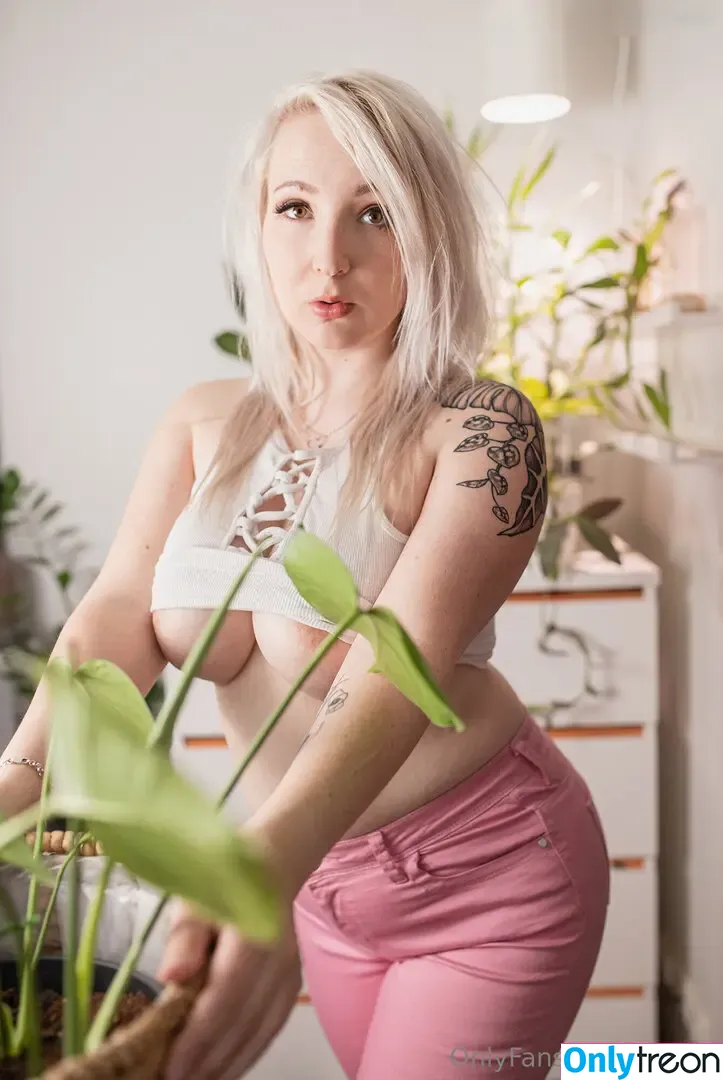LTSVNE / luotsivene nude photo #0004 (Luotsivene / ltsvne)